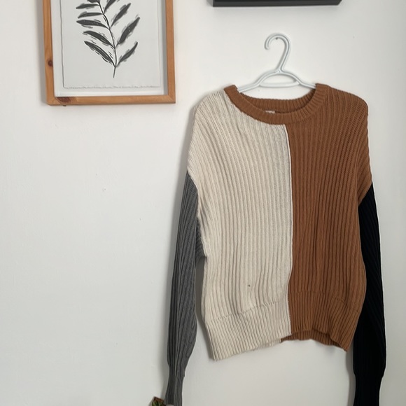 Neutral Sweater - Picture 1 of 2